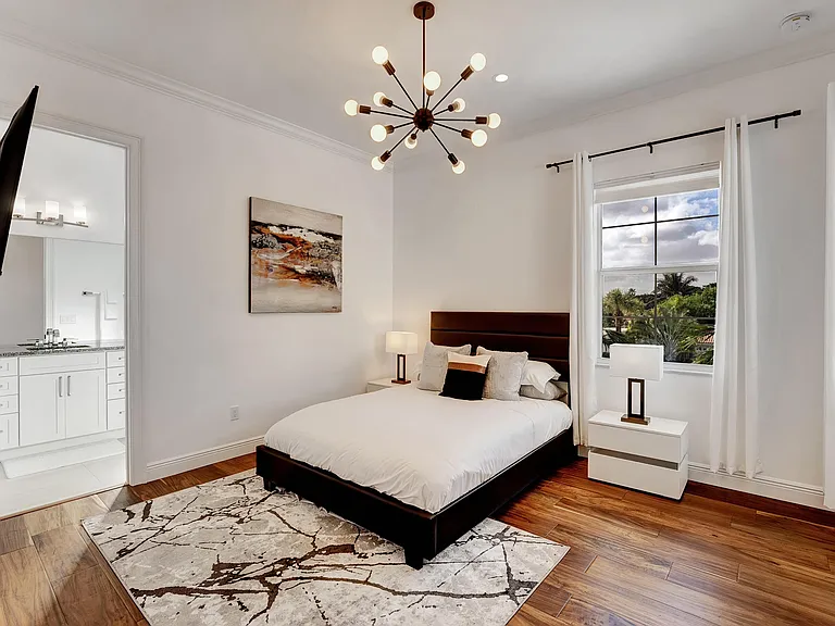 500 NE Wavecrest Way — Photo 48