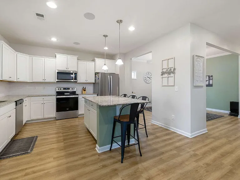 900 Curlew Cir — Photo 16