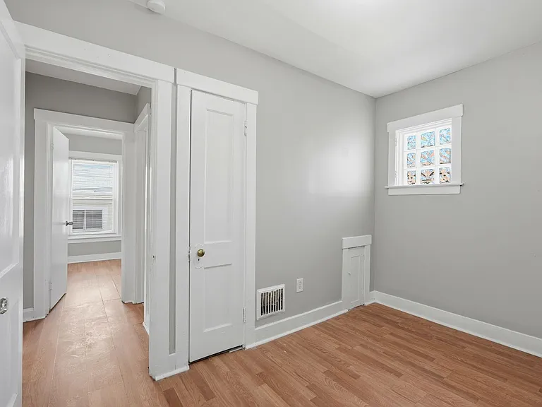 1301 E Muir Ave — Photo 7