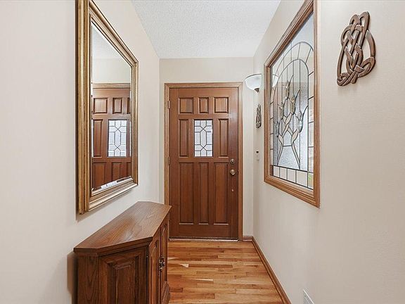 4th image of 561 Deer Ridge Ln S