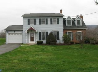 10 S Sunrise Ln, Boyertown, PA 19512