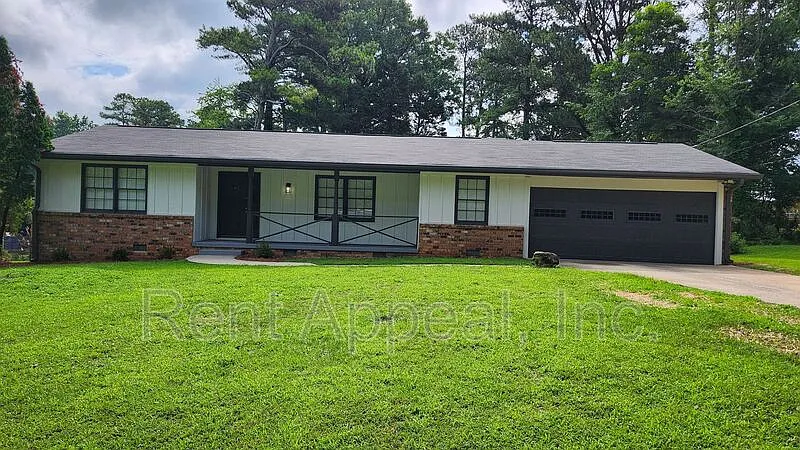 1007 Strawberry Ln
