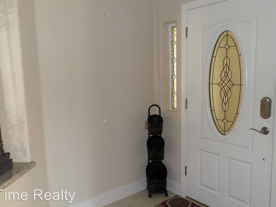 1st image of 211 Moser Ave Unit 6