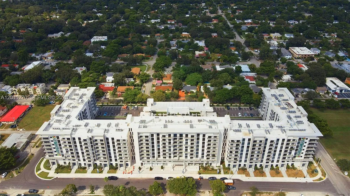 Building Photo - 1155 NW 125th St #106