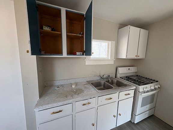 4th image of 624 Garfield St