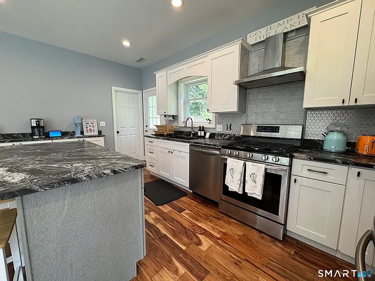 55 Circle Dr — Photo 14