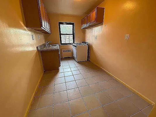 4th image of 116-32 171st St #2