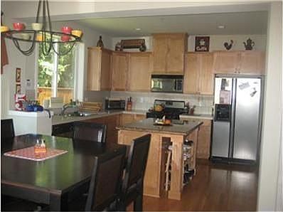 2nd image of 2110 Monterey Ct NE