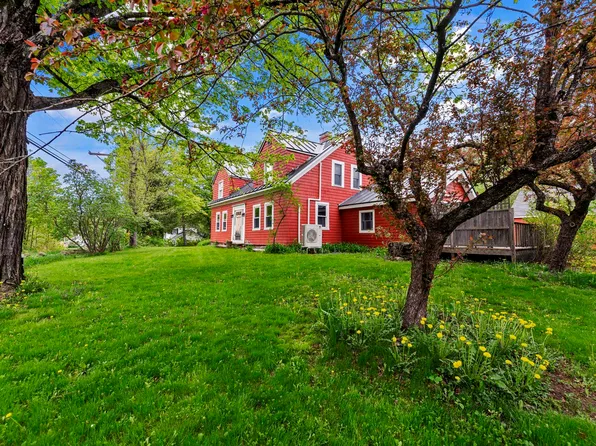 238 Murray Hill Road, Hill, NH 03243