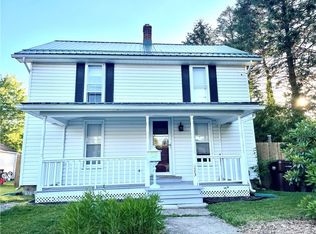 623 Princeton St, Grove City, PA 16127