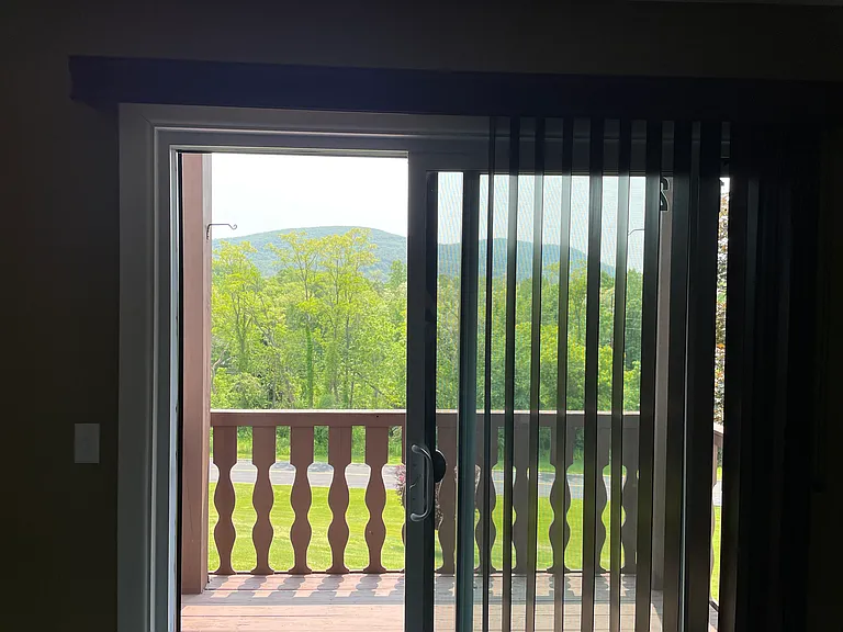 13 Skyline Dr #12 — Photo 4