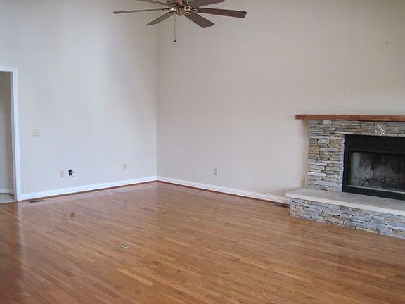 4th image of 368 Votaw Ln