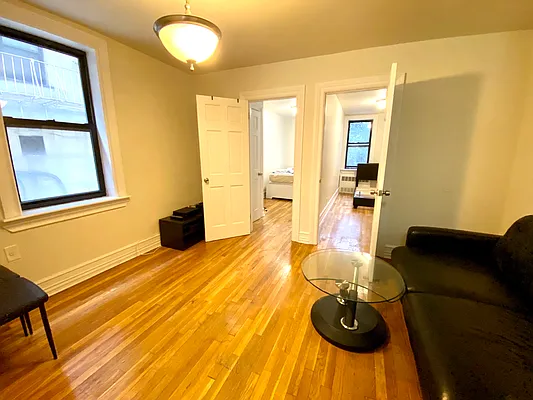 Rented by Avenues Real Estate | media 28