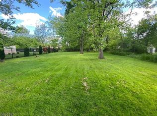 747 New Dover Rd, Edison, NJ 08820