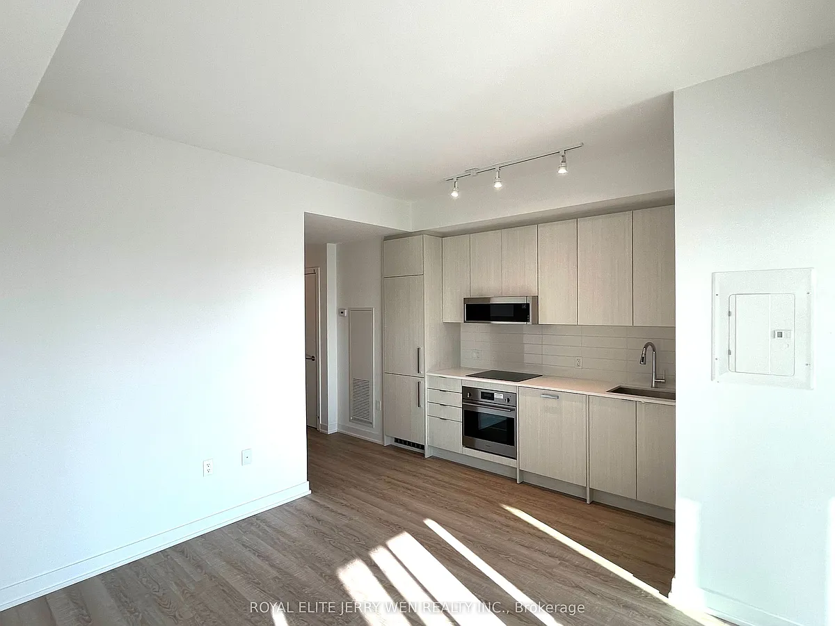 Building Photo - 250 Lawrence Ave W #613