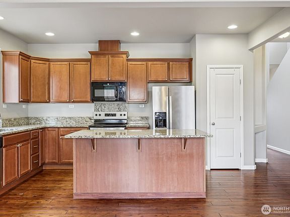 5th image of 9519 133rd Street E