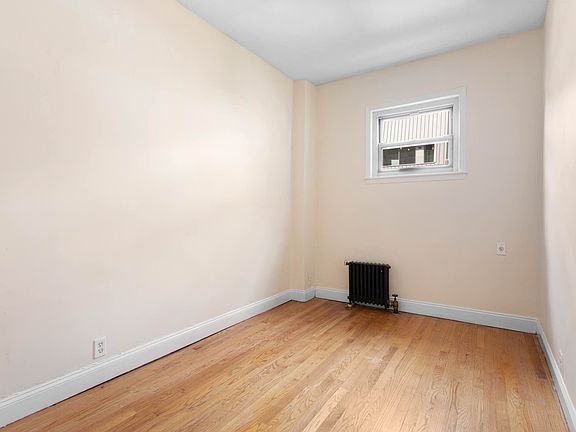 5th image of 323 W 76th St APT 2R
