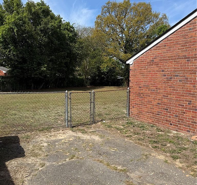 28th image of 1904 Westhill Dr