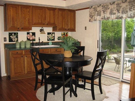 Eat in Kitchen