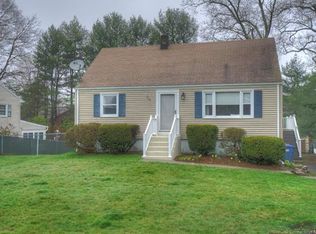 84 Brookshaven Rd, Groton, CT 06340