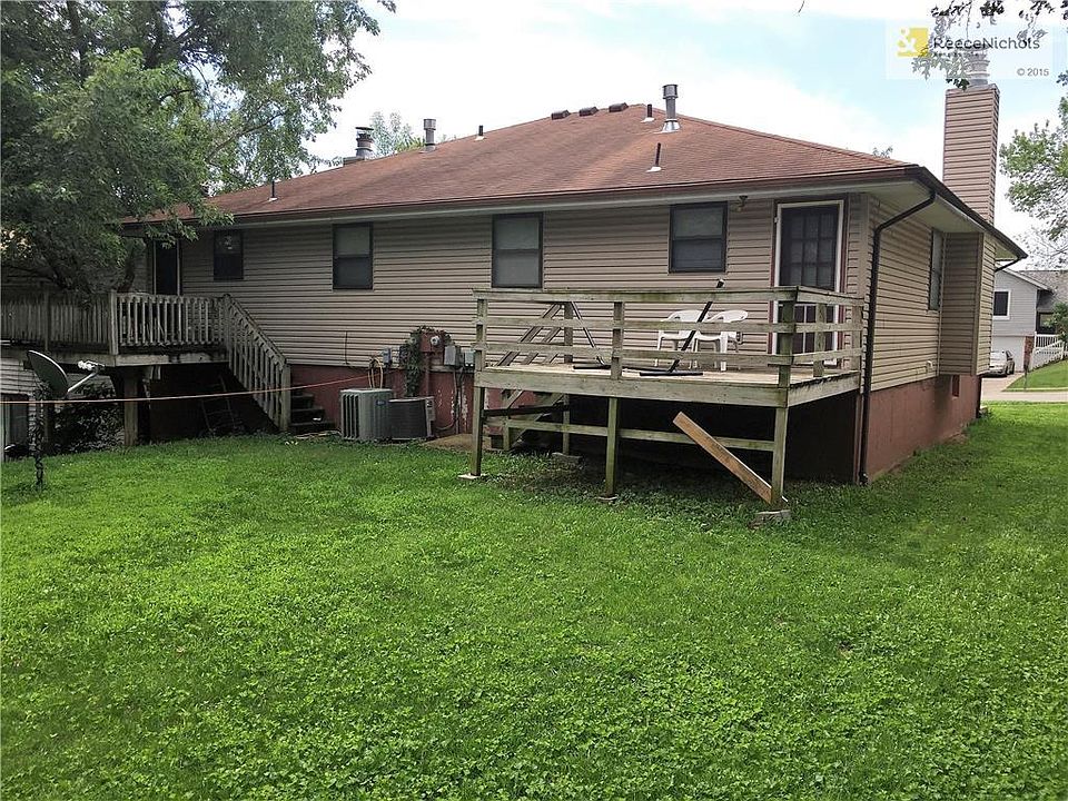 2nd image of 1416 La Chateau Dr
