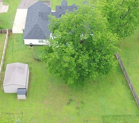 3rd image of 334 Meadowland Dr