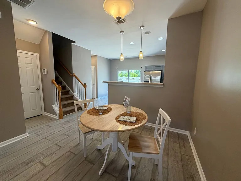 422 Delta Dr — Photo 7