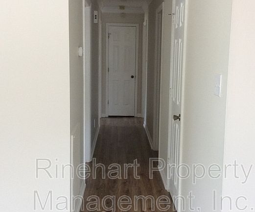 3rd image of 2008 Parkwood Dr