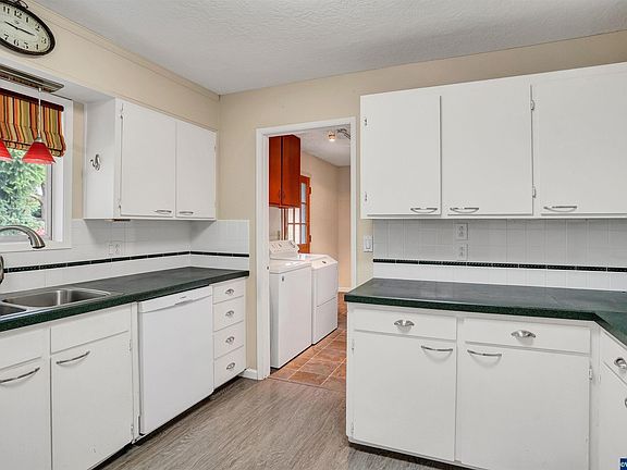 5th image of 595 Filbert St
