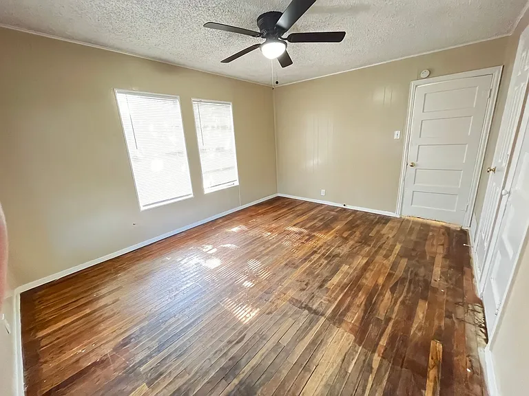 800 Audra Ln — Photo 47