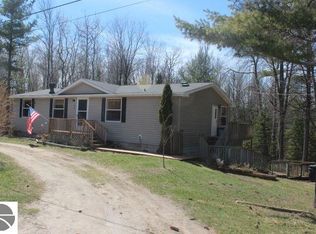 102 S West St, Northport, MI 49670