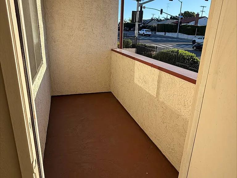 College Ave Apts. — Photo 17