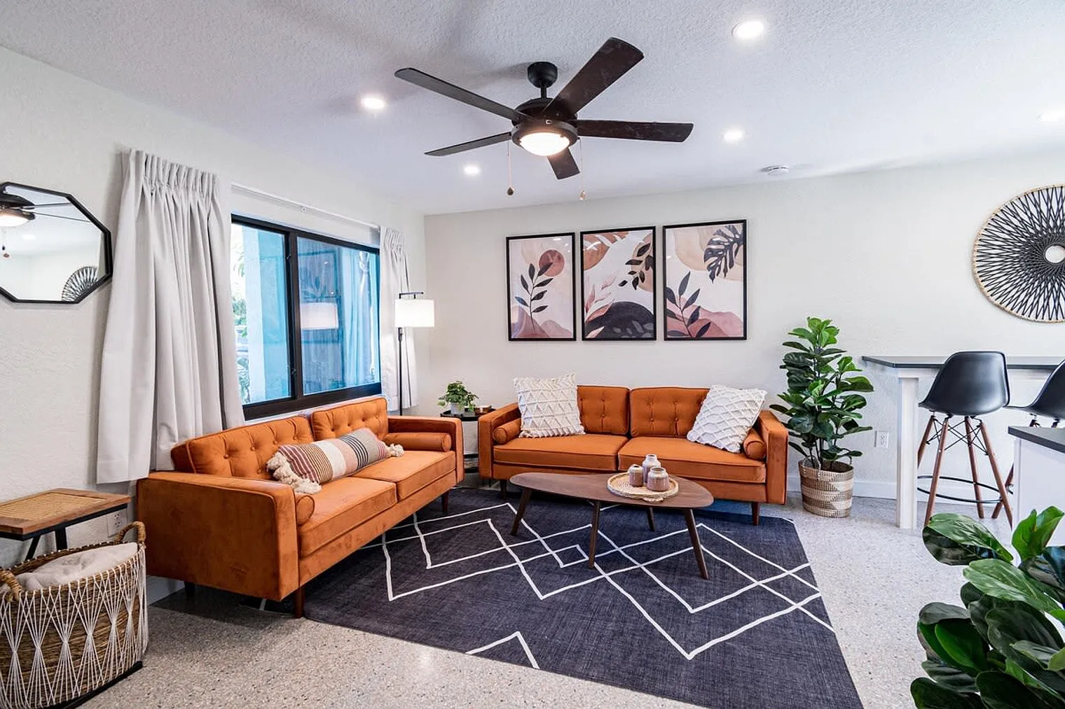 2 bed, 1.0 bath, $5,068 — Photo 3