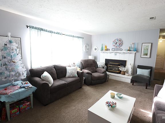 4th image of 2129 Alta Vista Dr