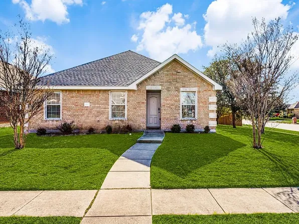 301 Honeysuckle Ct, Red Oak, TX 75154