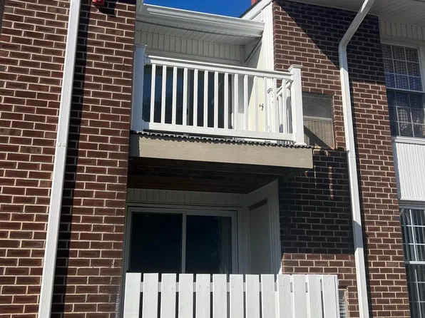 275 Green St APT 5C8, Beverly, NJ 08010