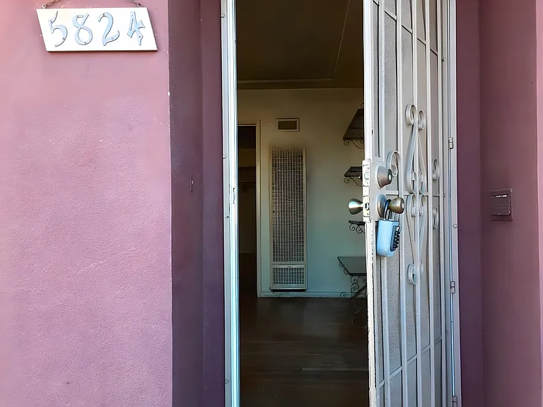 5824-5828 Montebello Park Way — Photo 10