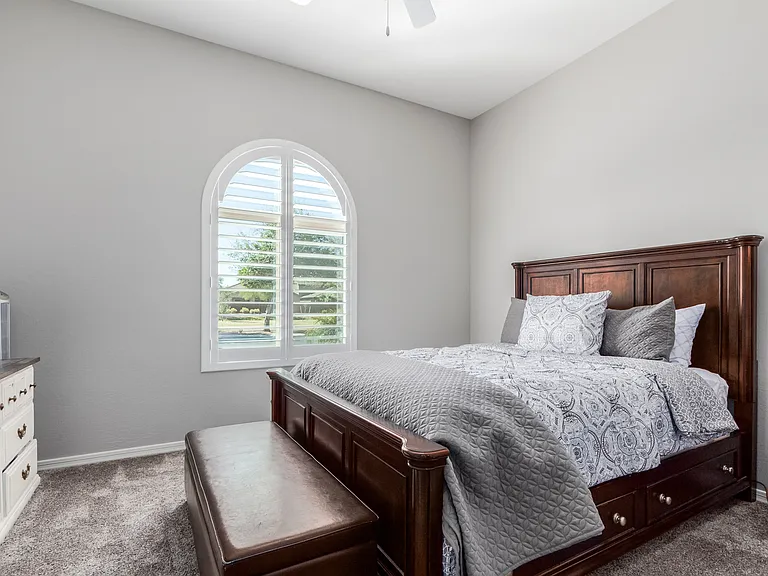 1140 W Whistling Thorn Ave — Photo 8