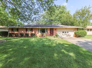 650 Lindenwood Dr, Greenwood, IN 46142
