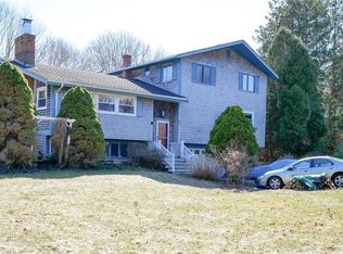 63 Black Point Ln, Portsmouth, RI 02871