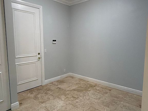 4th image of 335 NE 69TH Circle