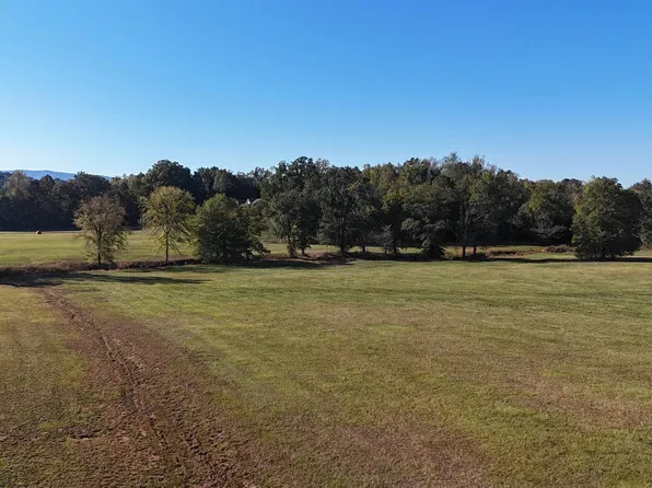 421 Old Centre Hwy, Piedmont, AL 36272