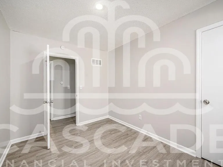 108 N Chestnut St #A — Photo 8