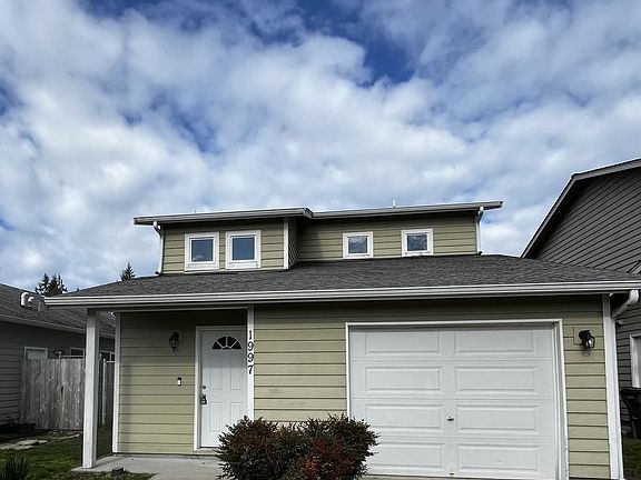 2nd image of 1997 Kelowna Pl SE