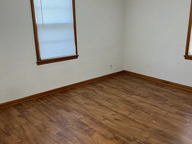 319 Briggs Ave — Photo 13