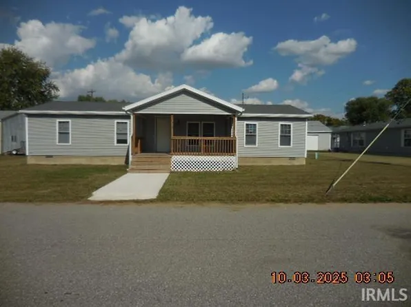 129 Market St, Royal Center, IN 46978