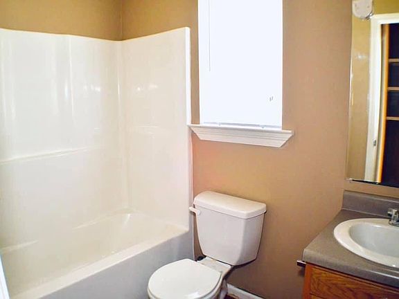 2nd image of 719 Bergerie St APT B