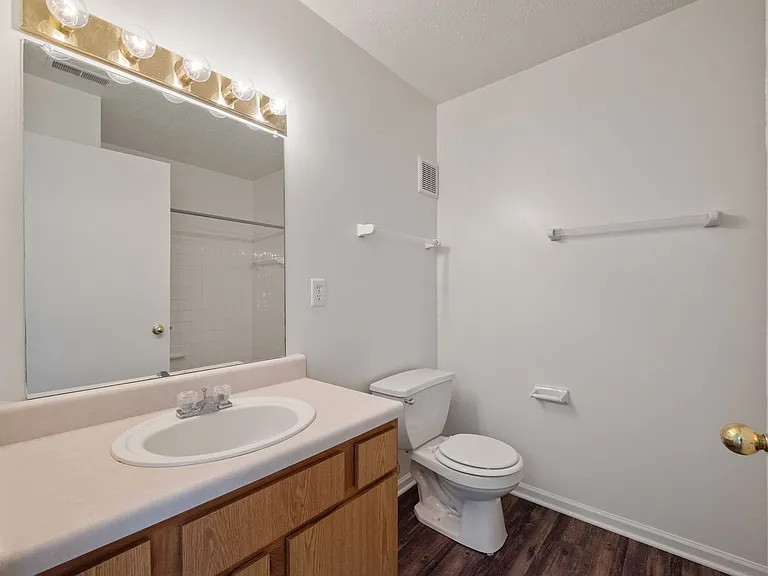 Autumn Woods Apartments — Photo 29