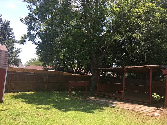 4th image of 1010 Westbrook Dr