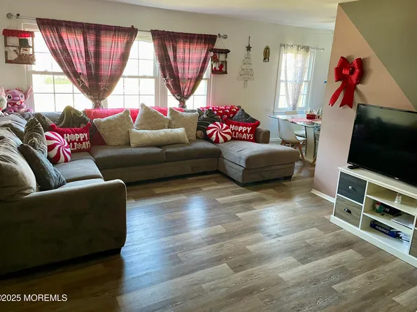 64 Stonehurst Boulevard #D, Freehold, NJ 07728